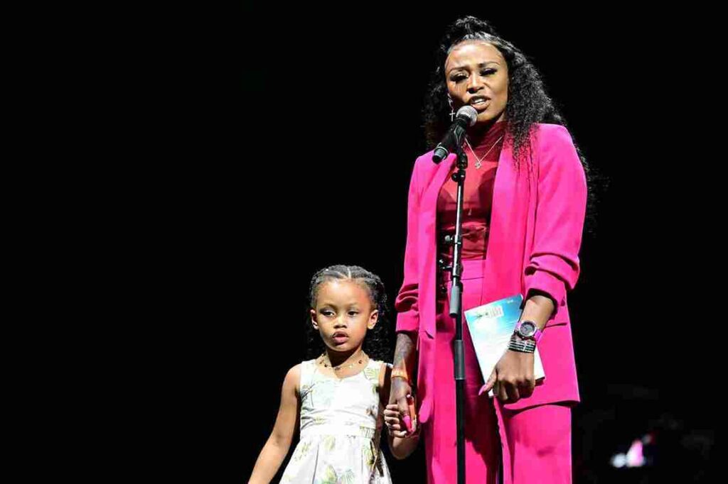 DJ Zinhle daughter
